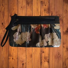 Floral Wristlet With Outside Zipped Compartment Pleated Front Wallet Pouch