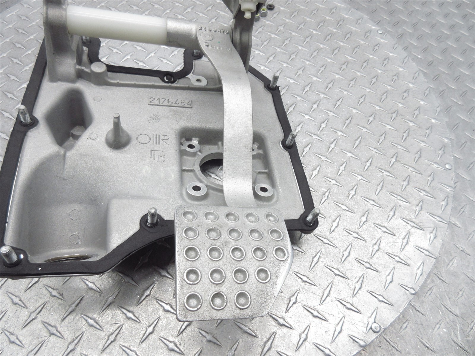 2008 Ferrari F430 Spider 176464 Brake Pedal Assembly Bracket for F1 Gearbox