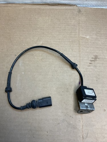 Maserati Quattroporte Front Left Sensor P/N 670005814 Photo - $60