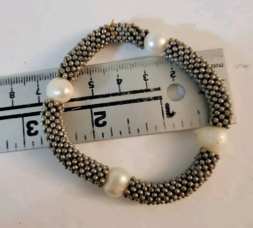 Pulsera elástica de perlas de agua dulce tono plateado Heshi - Imagen 5 de 5