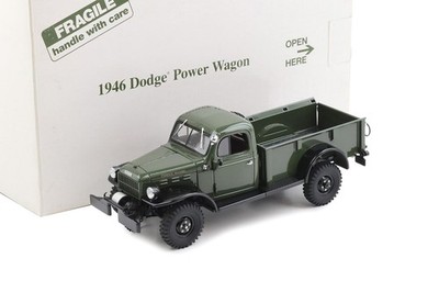 1:24 Danbury Mint 1946 Dodge Power Wagon Pickup Seawolf Submarine green/ black