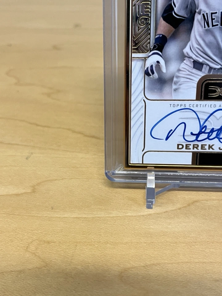 Derek Jeter 2023 Topps Definitivo Enmarcado en Oro Autógrafo/15 Yankees Salón de la Fama Foto 4 de 4