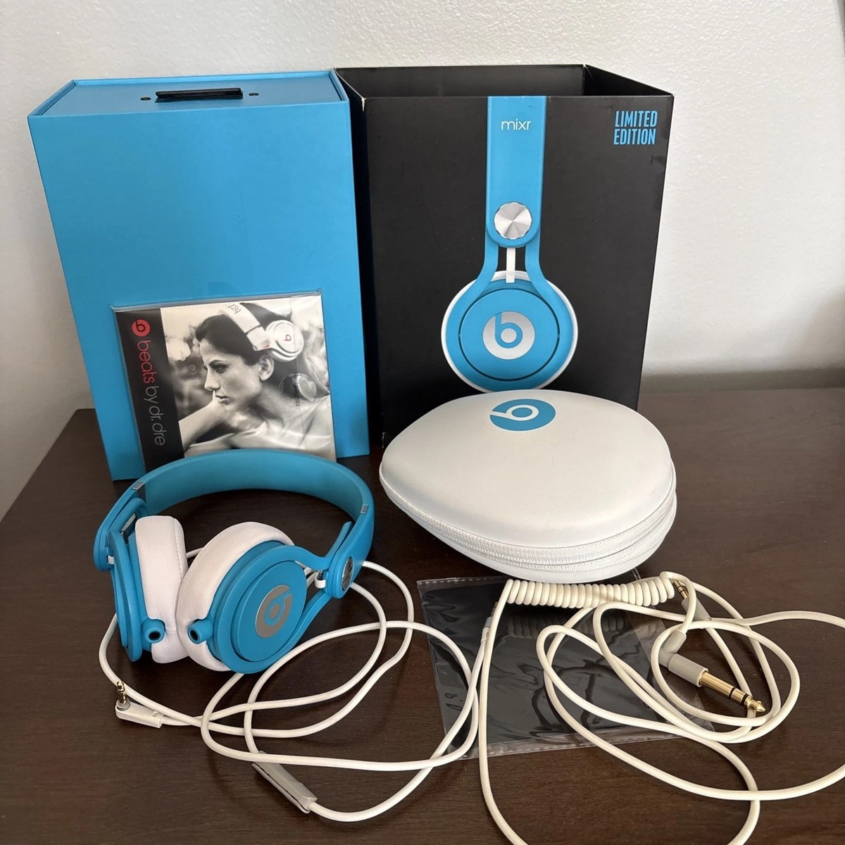 Beats Mixr Mixer Headphones Neon Blue & White David Guetta Edition