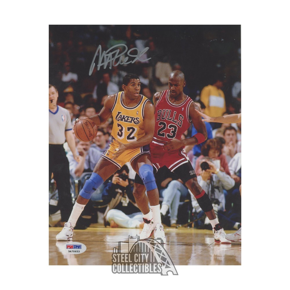 Magic Johnson Autographed Lakers 8x10 Basketball Photo - PSA/DNA (Jordan)