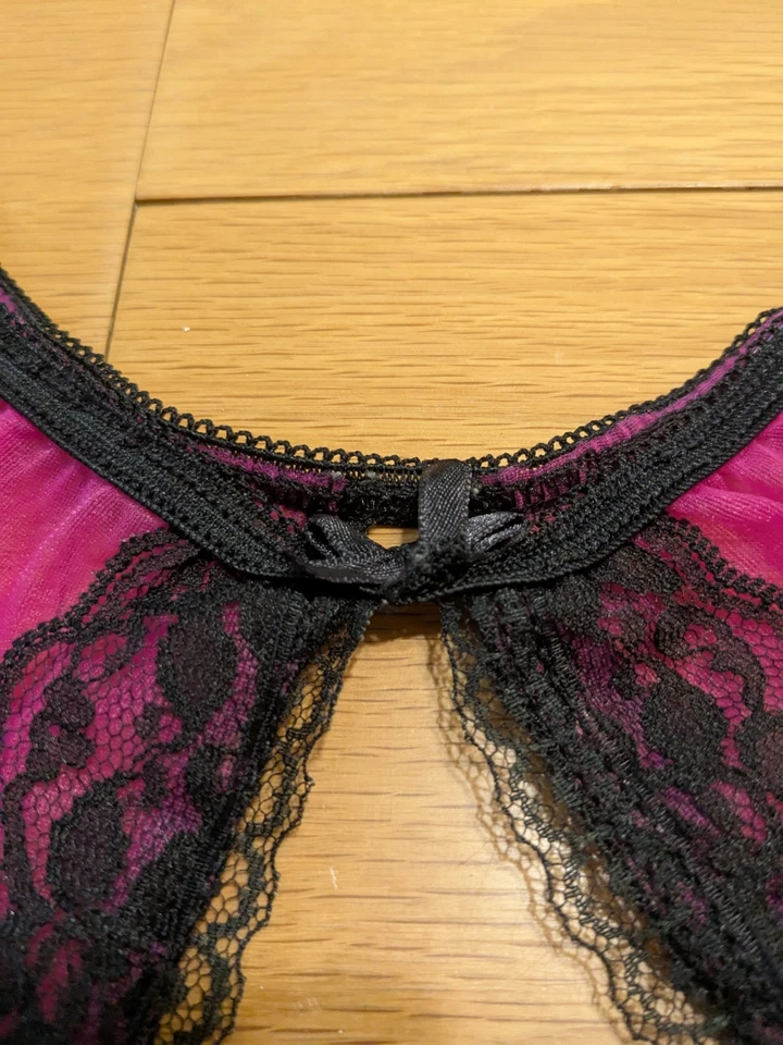 VTG Fredericks Hot Pink Crotchless Black Lace Panties Ruffle 80s Sz M - Image 3 of 4