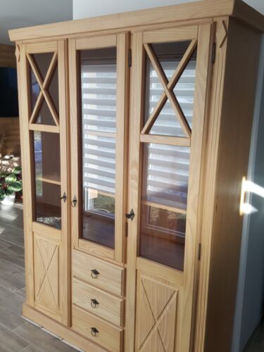 Showcase cabinet wooden enclosure living room cabinet pine in good condition-