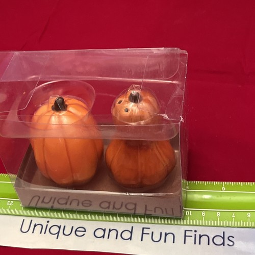 Pumpkin Salt & Pepper Shakers - Picture 4 of 6