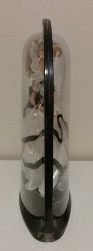 Vanna White Commemorative Limited Edition Doll - Picture 12 of 12
