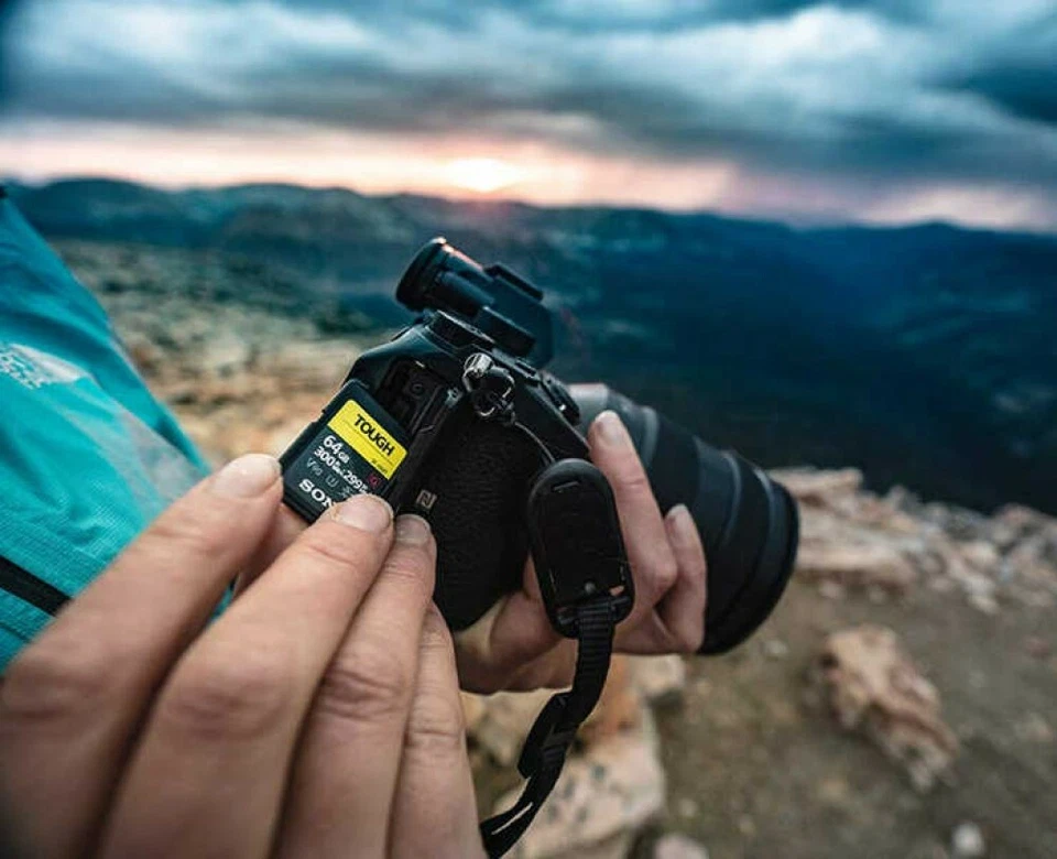 Sony SF-G Series TOUGH 32GB UHS-II Class 10 Memory Card Write Up to 299 MB/s - Image 4 of 4