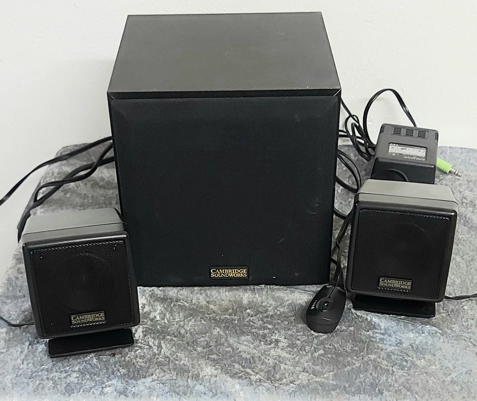 Soundworks SW 320 Multimedia Speaker System mit Netzteil