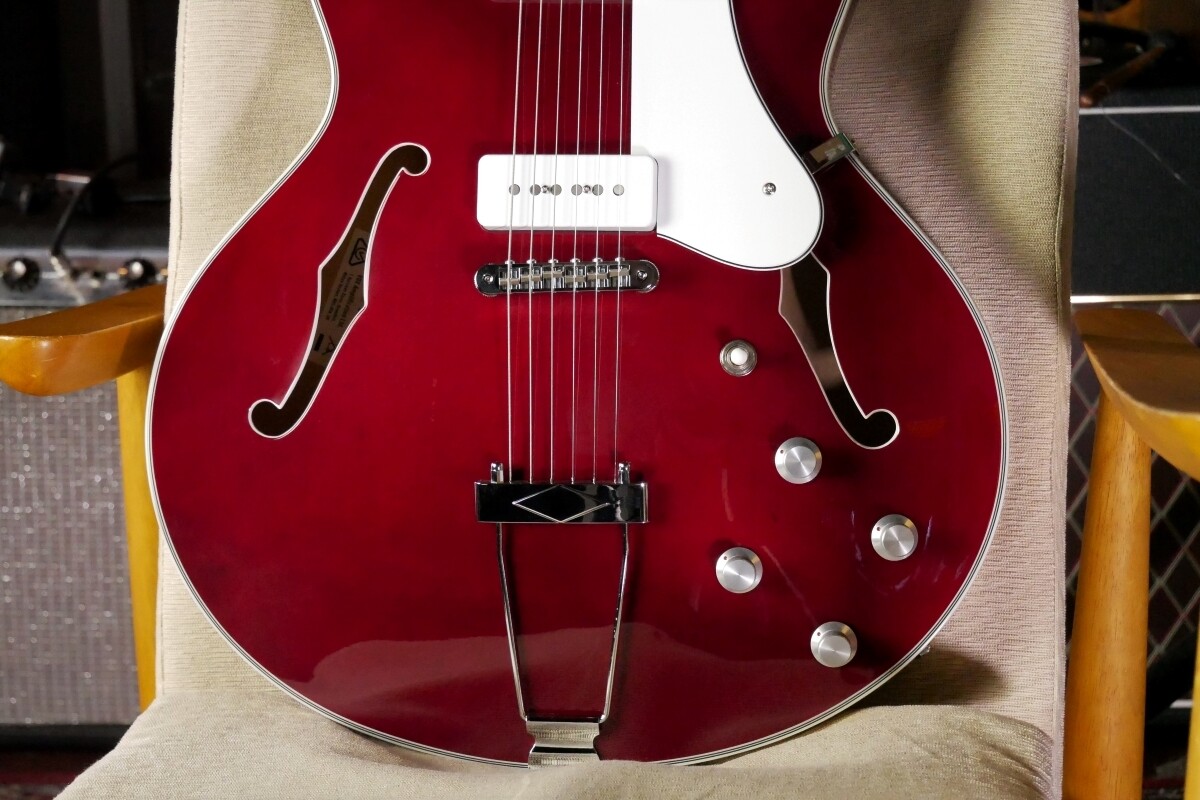 VOX Bobcat V90 Cherry Red with hard case | eBay