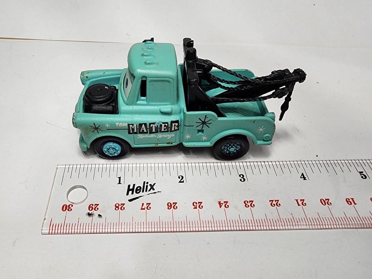 激レア　カーズ　Mater's Rollin' Bowlin　メーター　ミニカー Disney Pixar Cars Rollin Bowling Mater 1:55 Diecast Rare