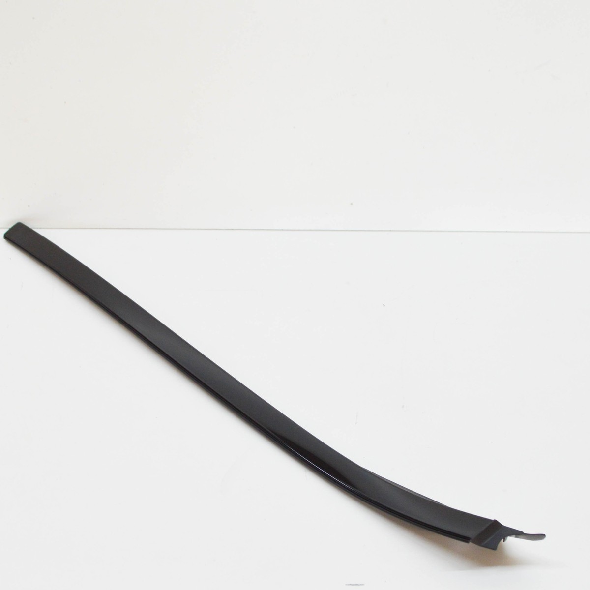 MB GLA X156 Front Windshield Right Water Deflector A1566901800 NEW  