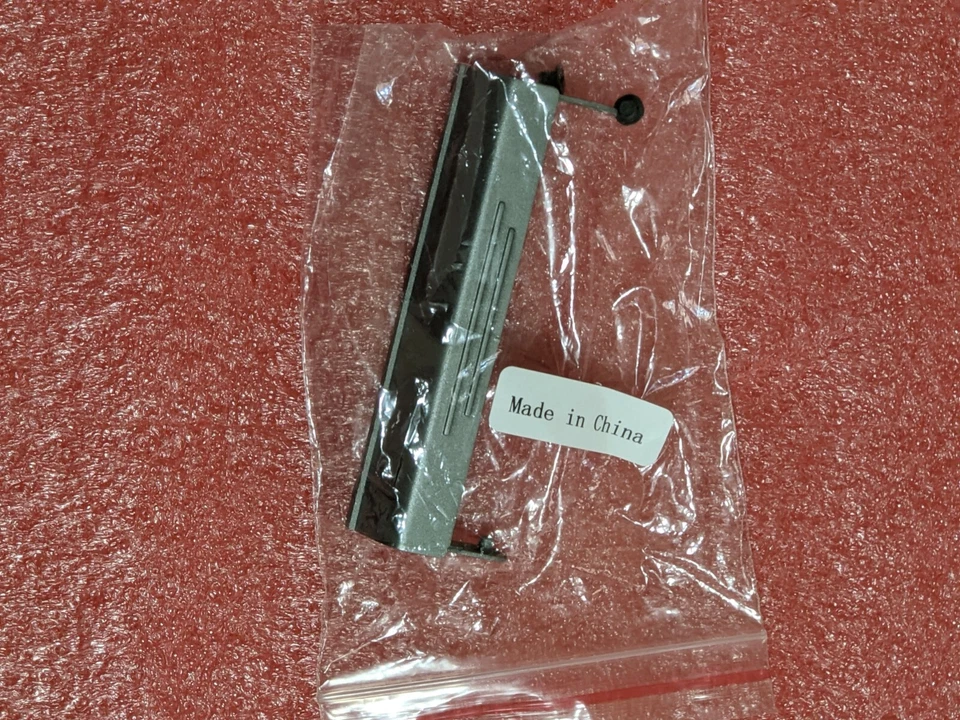 New 2.5" Laptop SATA Hard Drive Caddy Door Cover for Dell Latitude D630 w.Screws