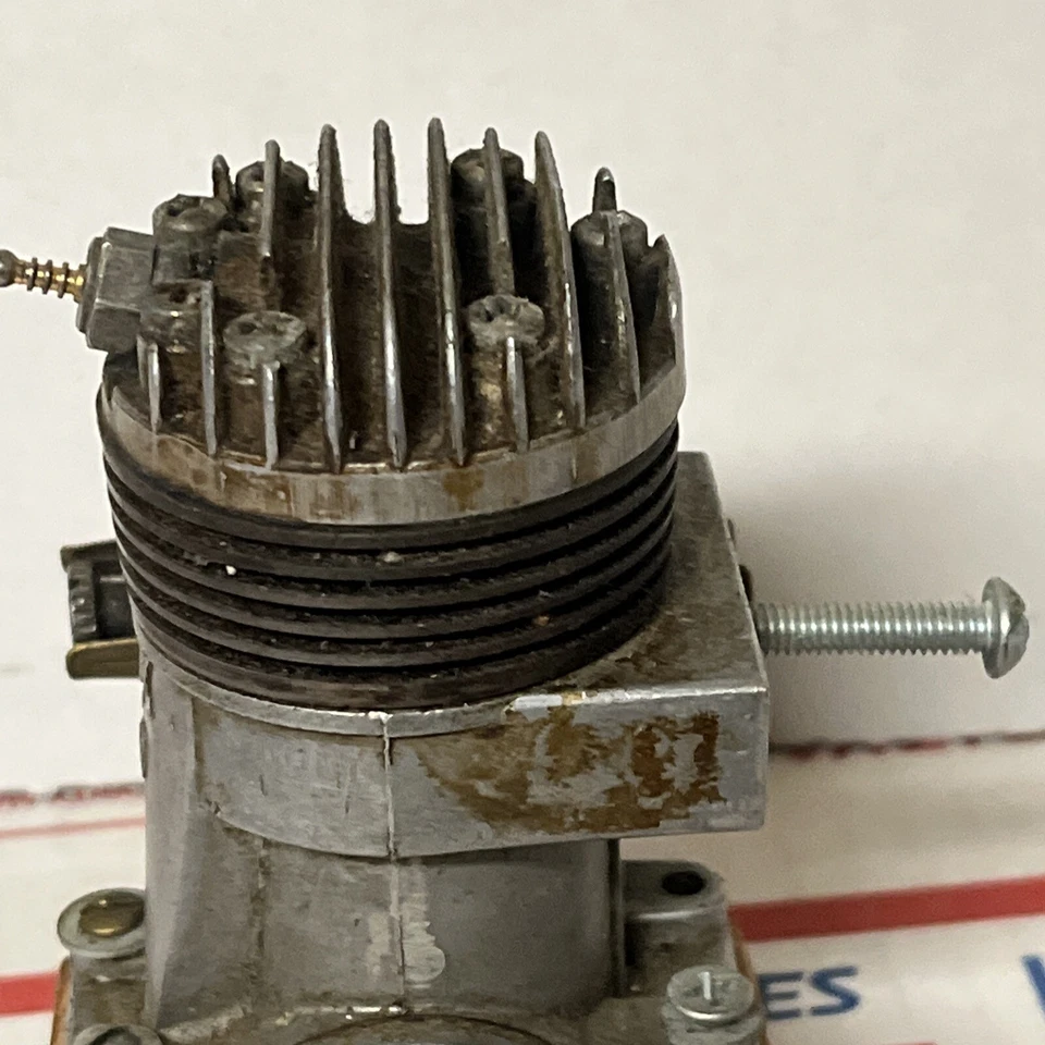 Vintage FOX 59 Needle Controlled Nitro Model Airplane Engine - Image 4 of 4