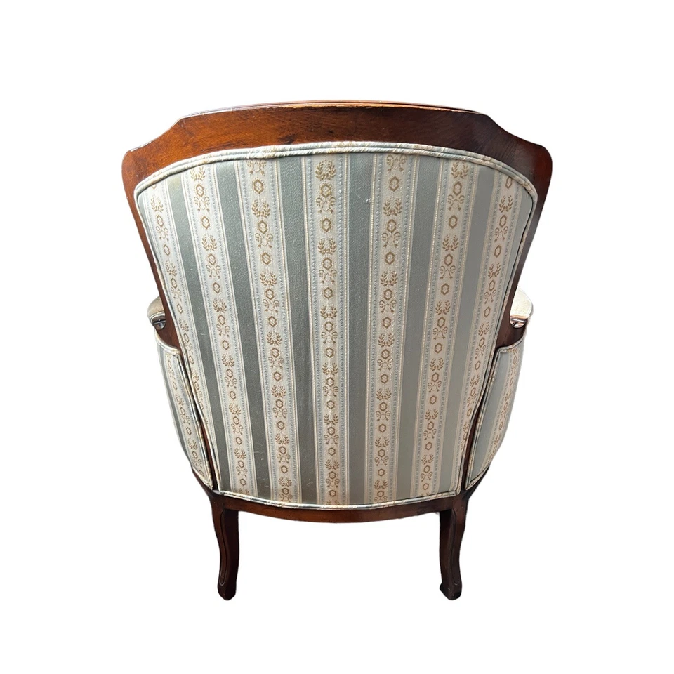 Antiguo par de sillas Bergere francesas Luis XVI Foto 4 de 4