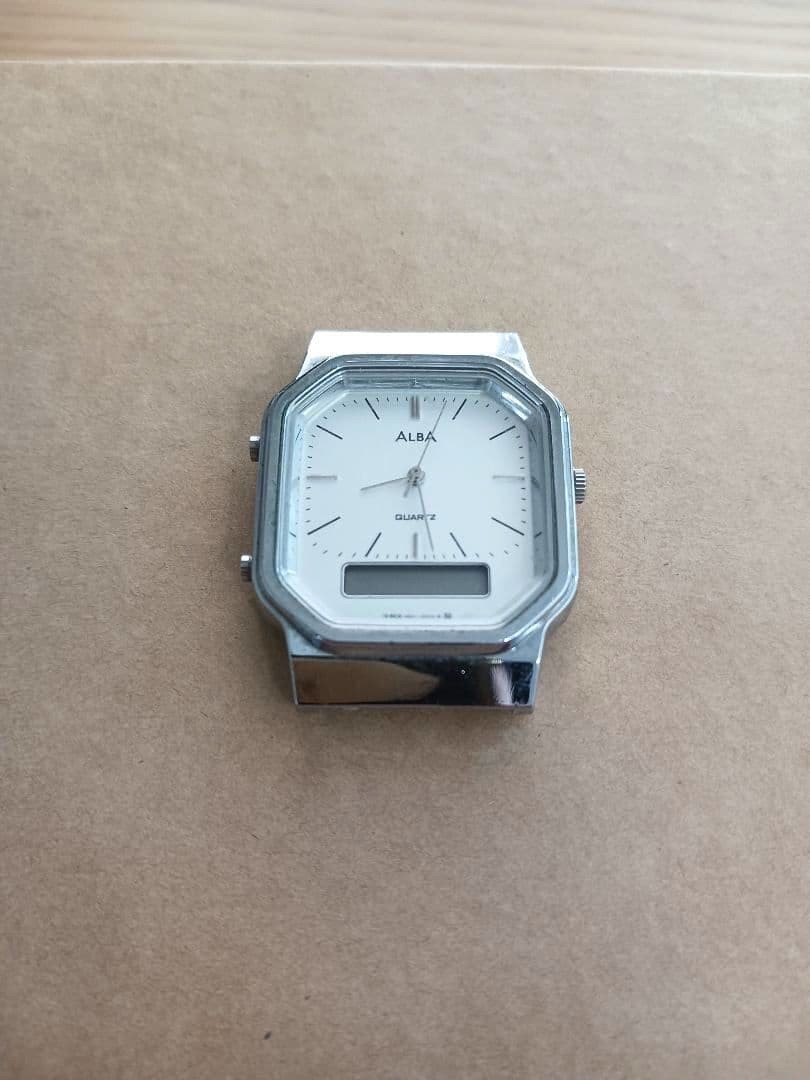 Parts Sold-as-is Used Alba or Repair Wristwatch Quartz Seiko - vintagewatches.pk
