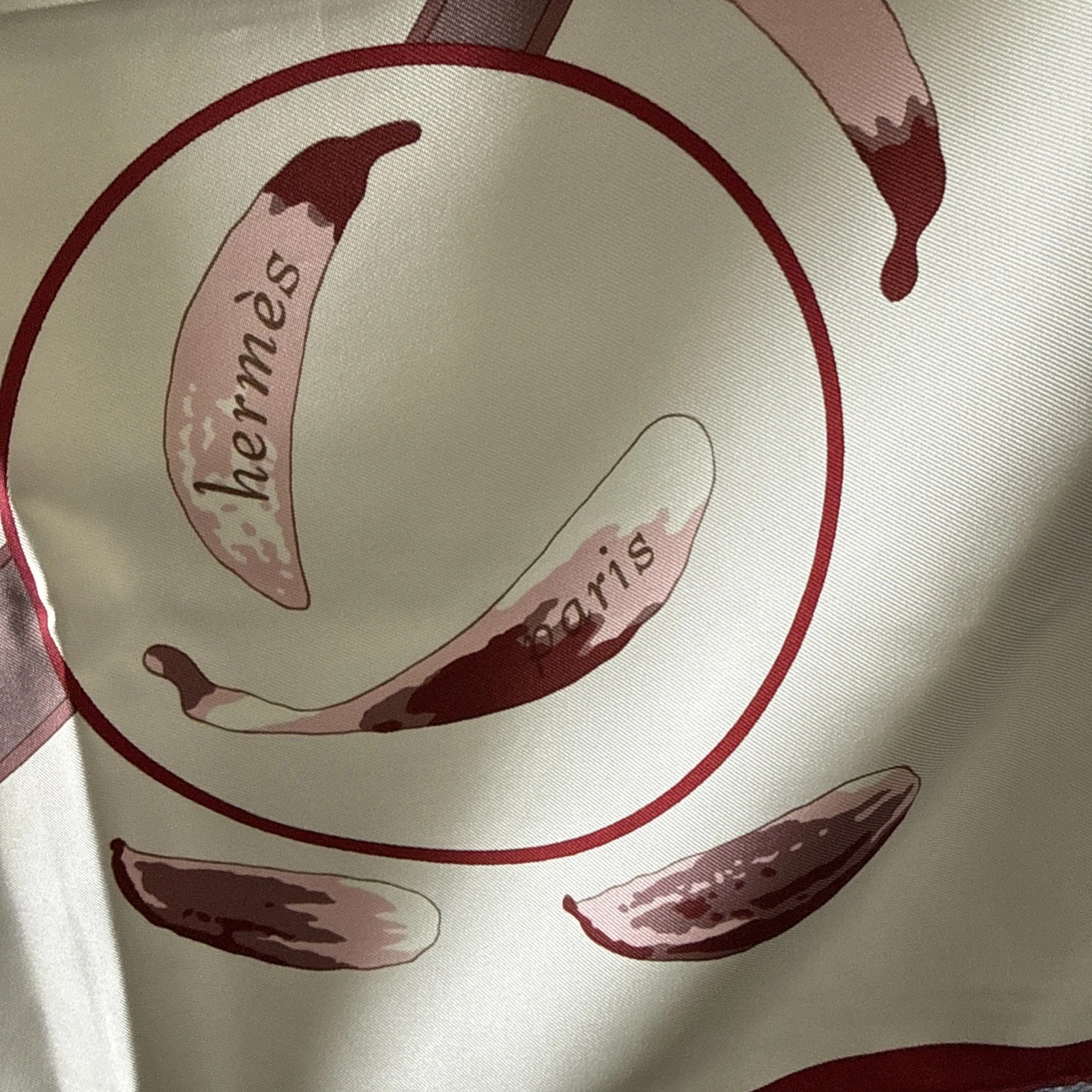 Hermes — Auth. Hermes Silk Scarf Au Gré du Vent – Bordeaux Beige - Mint - Collector