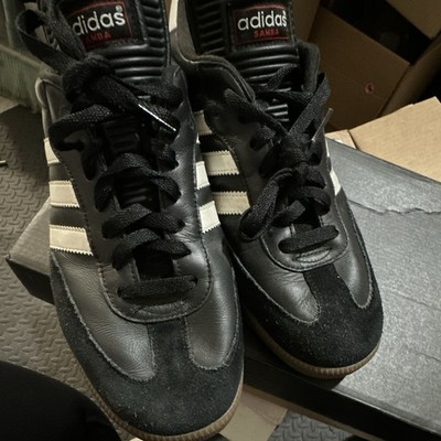 adidas Samba Men s Low Top Lace-Up Sneakers Black/White Leather Rubber
