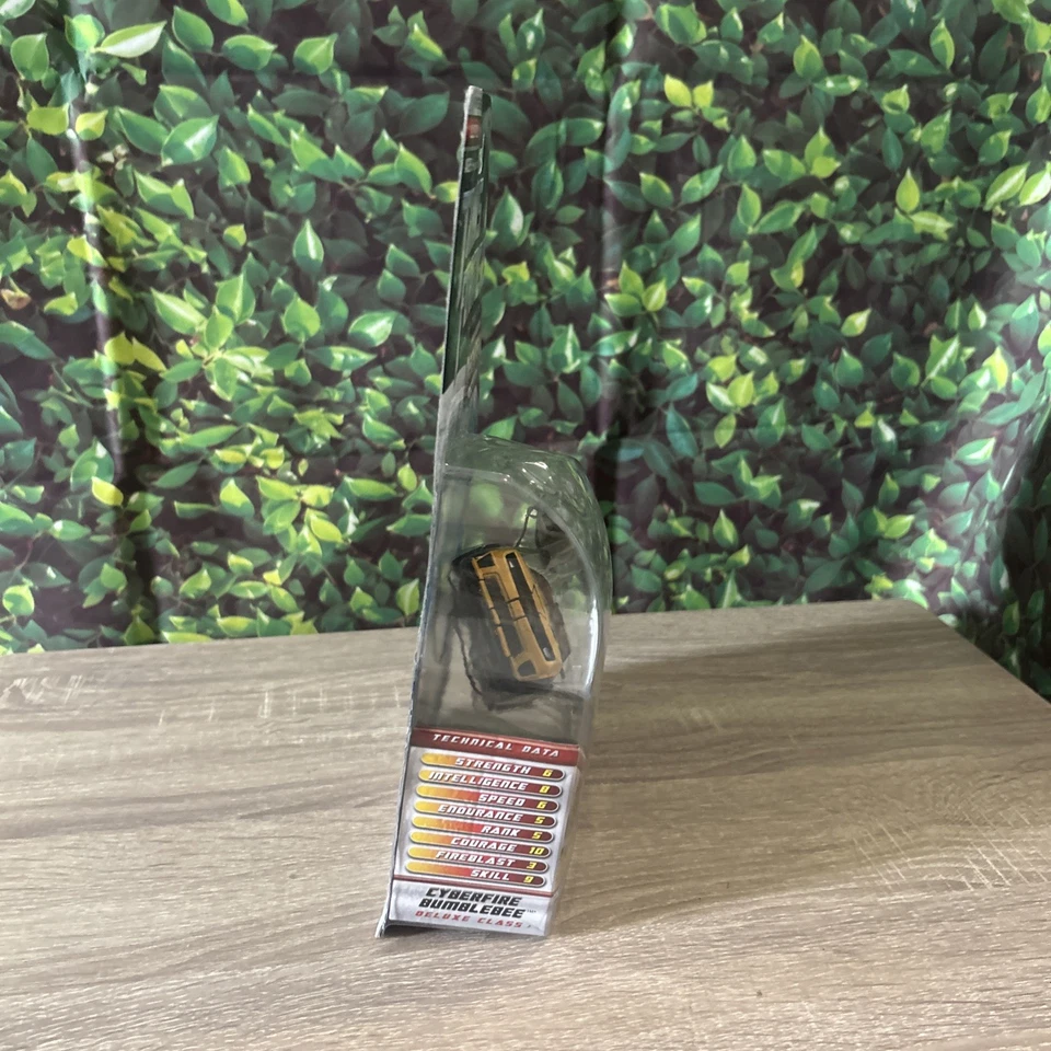 Transformers 2011 Dark of the Moon MechTech CYBERFIRE BUMBLEBEE - Image 4 of 4