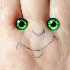 Morezmore M01546-10 10pc Glass Eyes 8mm Shamrock Green Flat Back Doll Puppet