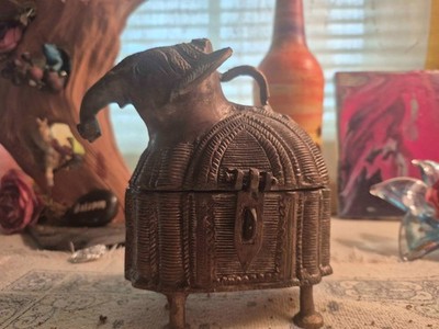 Authentic vintage artisan made and hand-cast Dhokra brass elephant trinket box