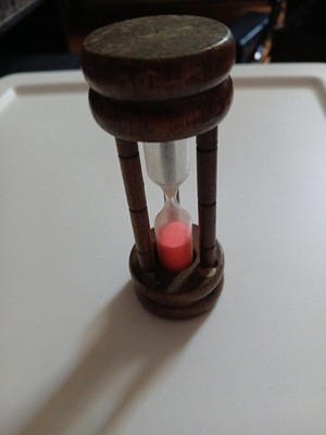 Vintage Wooden 3 Minute Pink Sand Glass Egg Timer 4  Tall x 1  Kitchen Retro