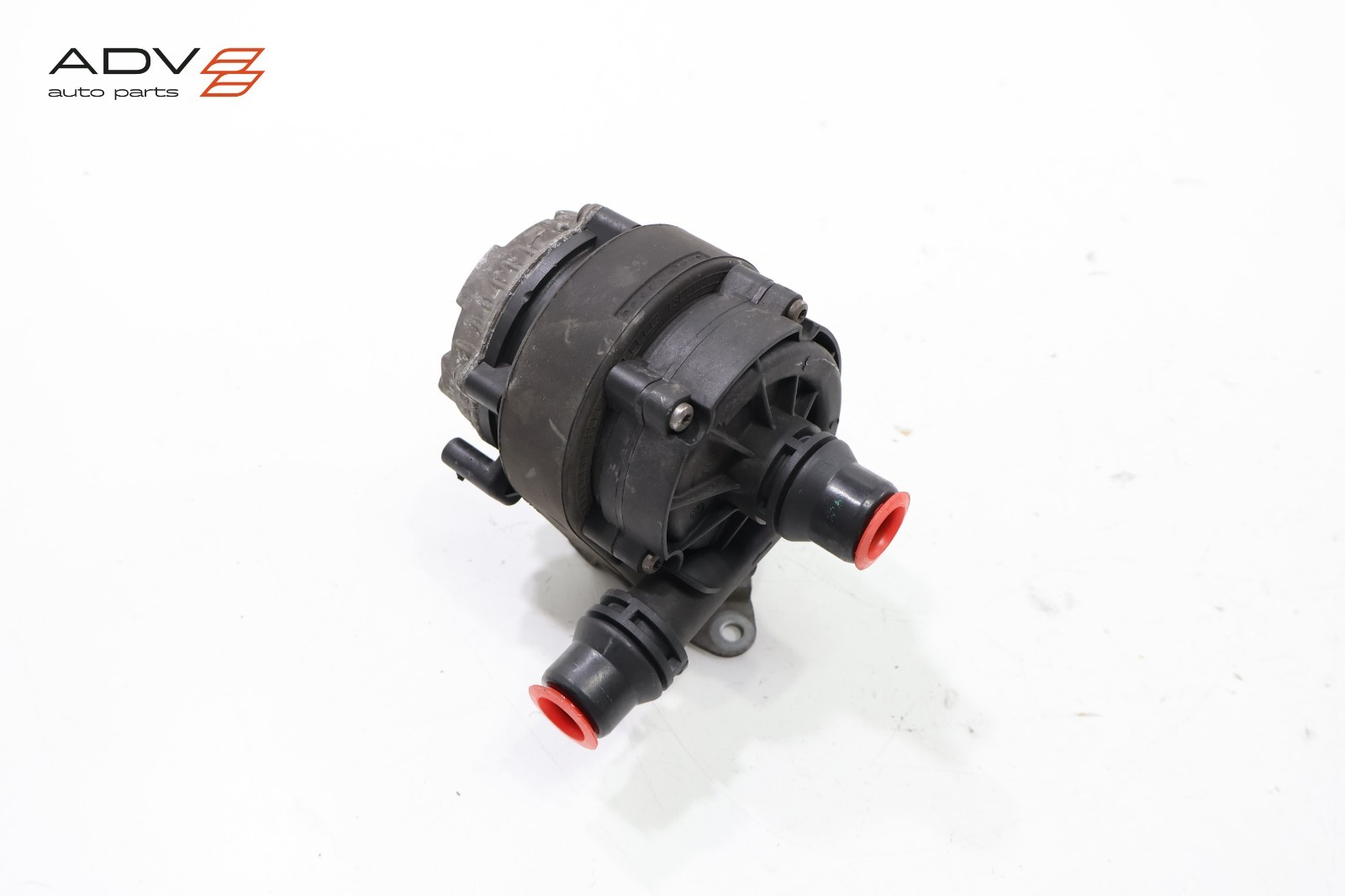 2014 - 2020 BMW i8 I12 ENGINE COOLANT AUXILIARY WATER PUMP OEM