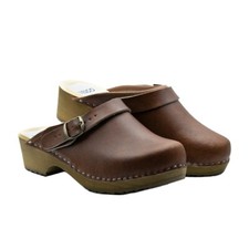 Brown Swedish wooden leather clogs with buckle, low heel closed