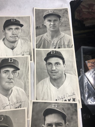 1940's Brooklyn Dodgers Team Photos (25), Reese, Herman, Durocher w/ Envelope - Picture 10 of 19