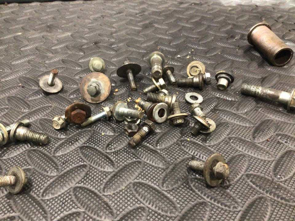 ✅ 1997 - 2001 Kawasaki OEM KX 125 misc chasis hardware pernos espaciador misc Foto 2 de 4