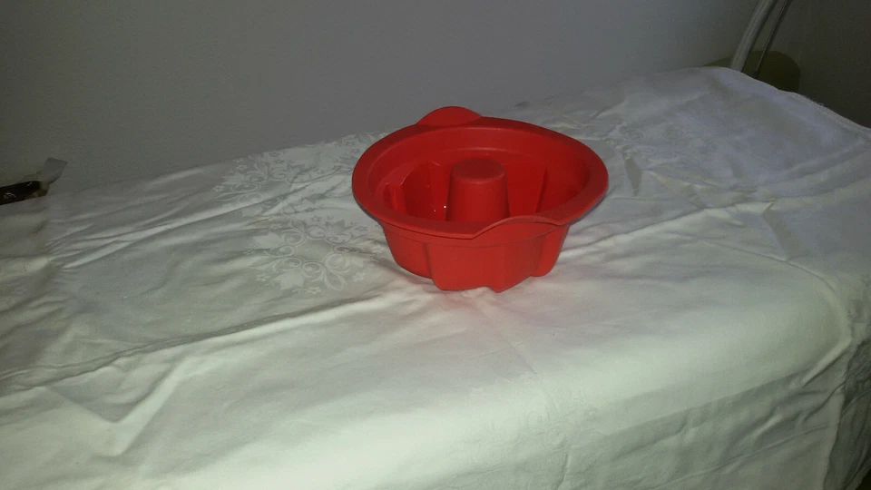 Tupperware Backform Silikon Gugelhupf kleiner Prinz NEU Rarität - Bild 2 von 2