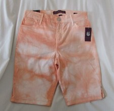 Ladies "Gloria Vanderbilt" Size 6, Coral Essence, Mid Rise; Bermuda Shorts