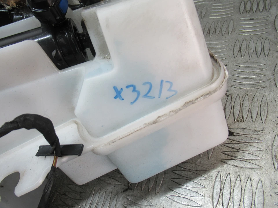 AUDI Q3 S-LINE 8U 2015 1,4 TFSI 6 velocidades MK1 lavadora botella y bomba *3213 Foto 3 de 4