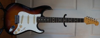 Cool Z Fujigen ZST-M10R Strat 3 Tone SB 24.75'' Scale V. Good