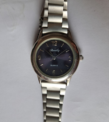 Bently Armbanduhr Damen vintage Frankreich Quartz Edelstahlarmband
