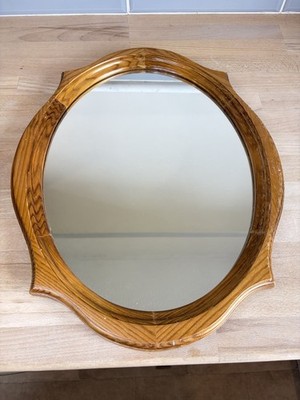Vintage ovaler Holz Wandspiegel mit Jakobsmuschelkante Landhaus Landhaus Cottagecore