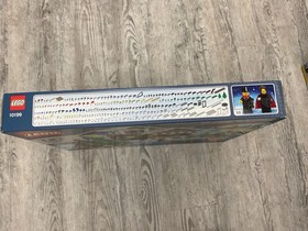 LEGO 10199 Winter Toy Shop Christmas Tree Snowman Light Brick Mini Figures Cat