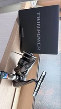 Used Shimano 24 Twin Power 2500SHG with Gomex knob