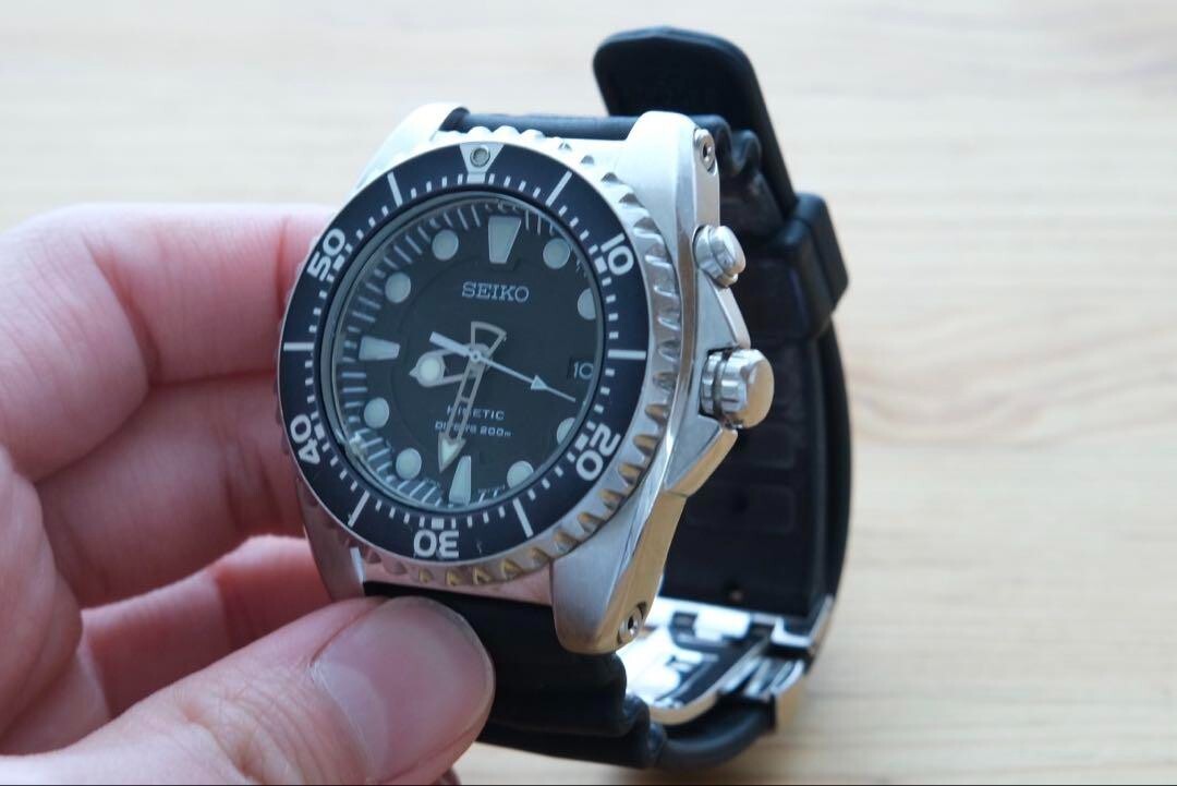 SEIKO 5m62-0bl0 Kinetic Diver Wristwatch 200m date display SEIKO 5m62-0bl0 Kinetic Diver Wristwatch 200m date display