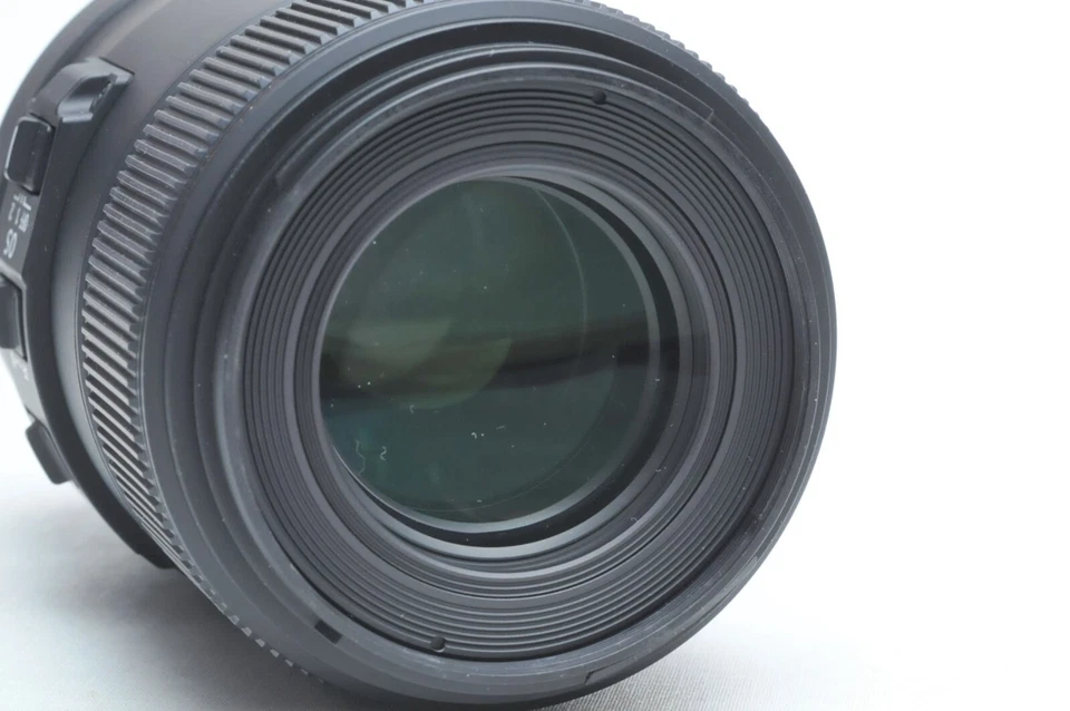 Sigma 105mm f/2.8 EX DG OS HSM Macro Lens for Canon EF *REPAIR/PARTS* AS IS - Image 3 of 4