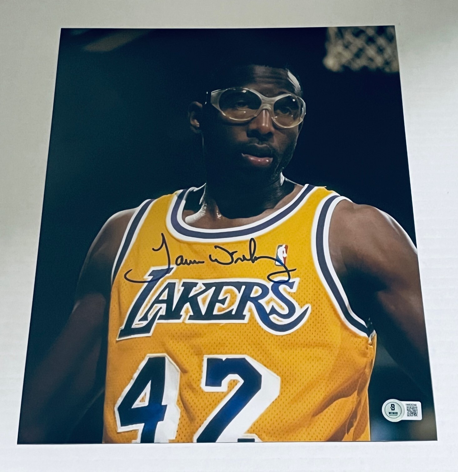 James Worthy Autographed Signed Los Angeles Lakers 11x14 photo #4 Beckett Witnessed 