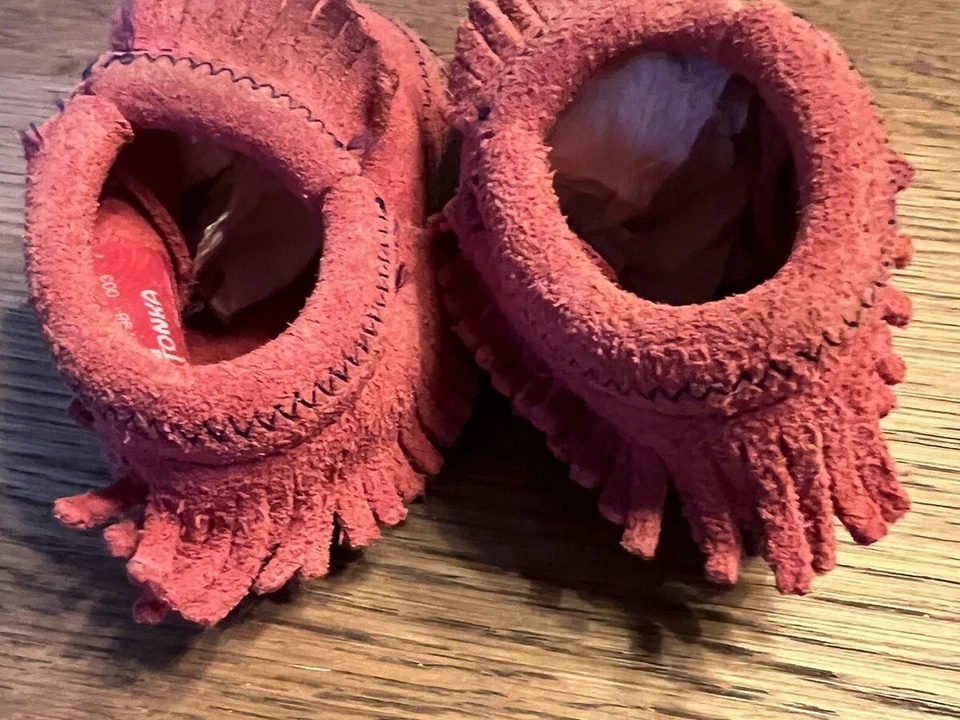 Botas mocassins rosa bebê bebê tamanho 1 berço Minnetonka botas - Imagem 4 de 4