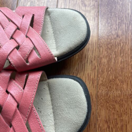 Dr. Scholl's Size 7.5 Pink Melon Leather Cushioned Sandals - Picture 3 of 8