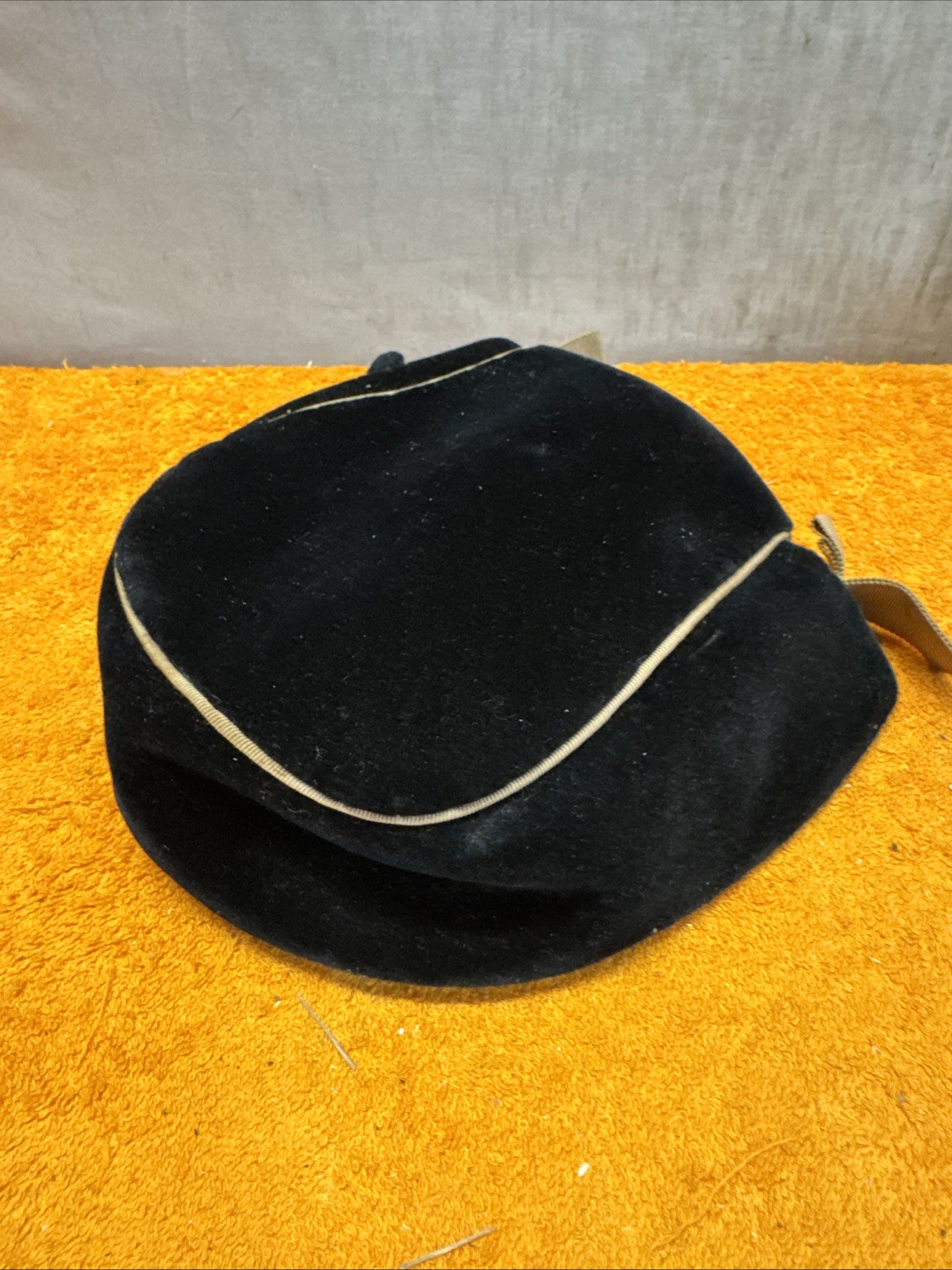 N-15-Vintage CHRISTIAN DIOR 1950-60s Black Velvet Sequins Hat New York 2 Hat Pin thumbnail 4