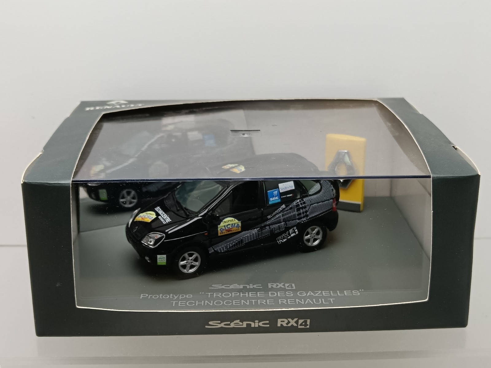 Renault Scenic RX4 Universal Hobbies 1:43 - Miniature Prototype Trophée des Gazelles en Métal
