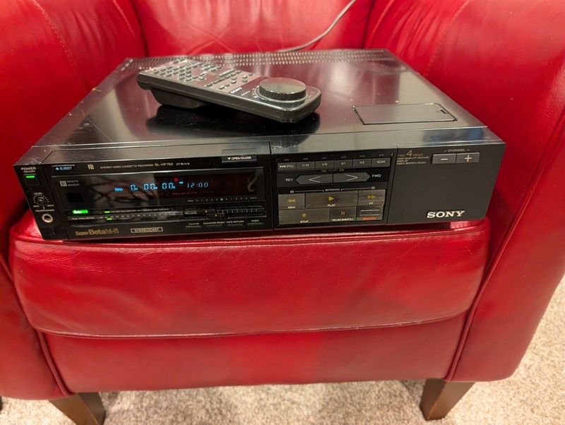 Sony SL-HF750 Super Betahi-fi Stereo Cassette Player & Recorder, Remote, Black
