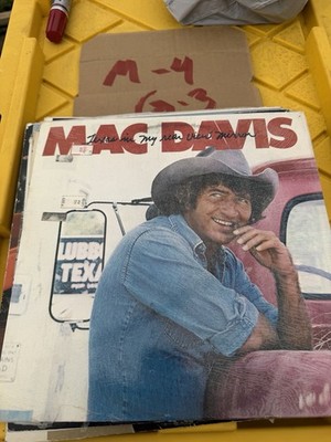 Mac Davis - Texas In My Rear View Mirror - LP - NBLP 7239 - HumminGuru Cleaned