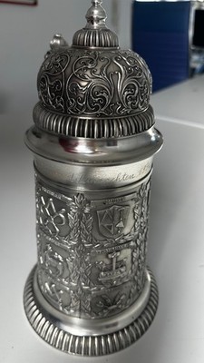 2 exclusive Unikat -Zinnkrüge mit Deckel in Handarbeit gefertigt,  je 2,4 kg