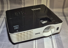BenQ TH681 Full HD 3D DLP-Projektor mit Halterung und Langen Kabeln